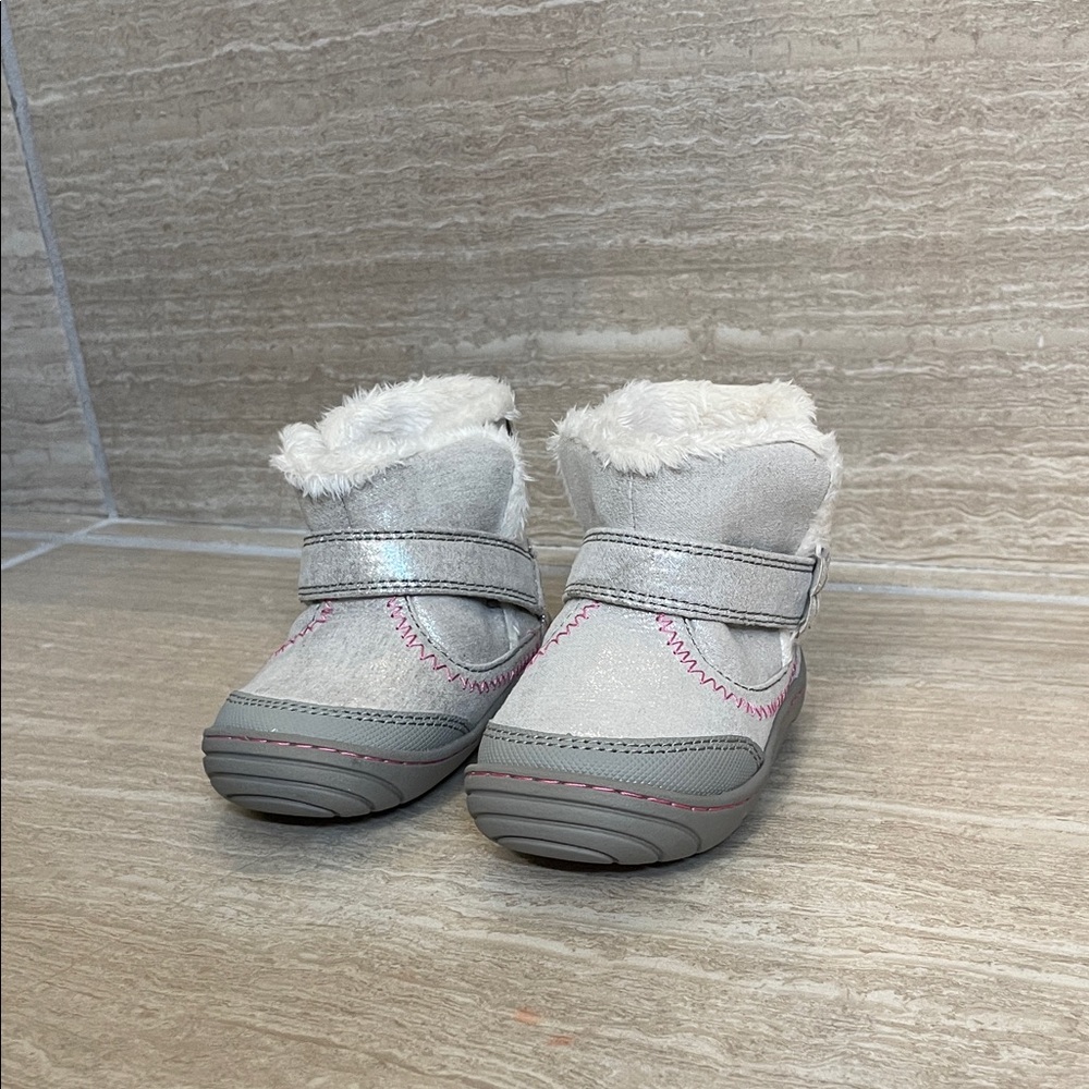 SURPRIZE NWOT Baby Girls Size 3 Cozy Gray and Pink Boots Velcro - Picture 4 of 11